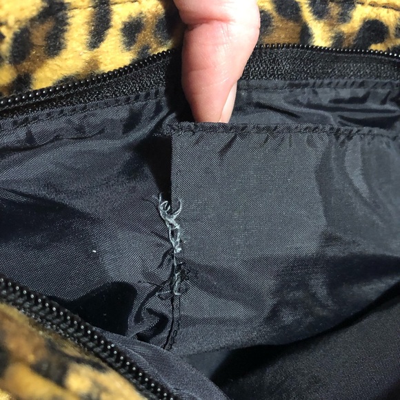 Leopard Print Shoulder Bag - Picture 7 of 8